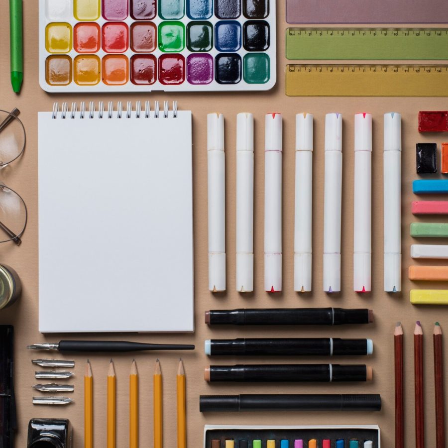 vitalita-immobile-dell-attrezzatura-da-disegno_23-2149371272